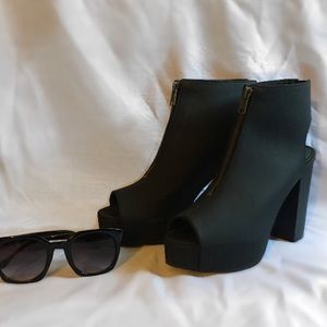 Black H&M Chunky Heel Peep Toe Shoe Size 8