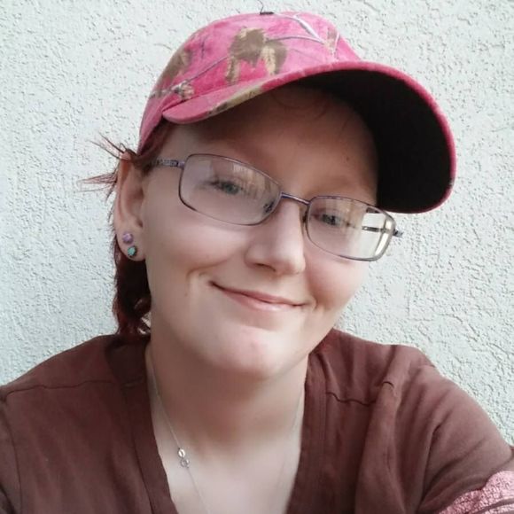 Meet your Posher, Becca