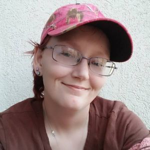 Meet your Posher, Becca