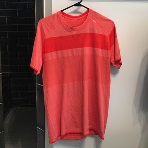 Lululemon men's metal vent short sleeve