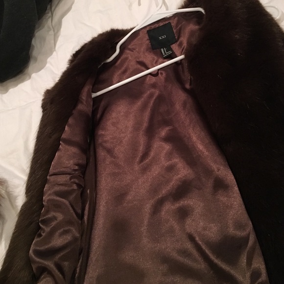 Fur vest - Picture 4 of 4