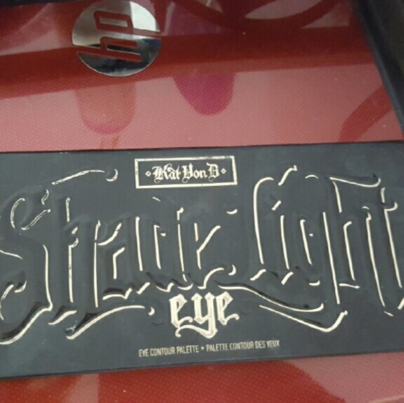 Kat von d shade + light eyeshadow palette