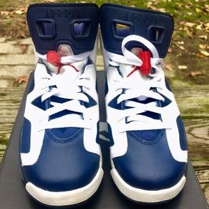 Air Jordan 6 retro (GS) size 6y women's 8