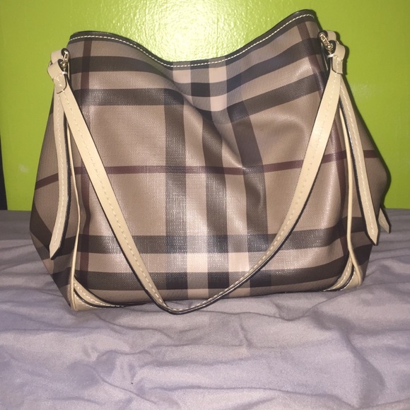 BURBERRY PURSE