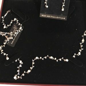 Great gift!Annaleece Necklace and earrings