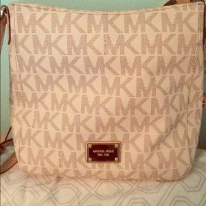 Micheal Kors Purse! Satchel! White and brown logo.
