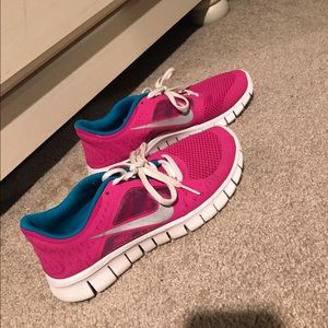 Nike sneakers size 5