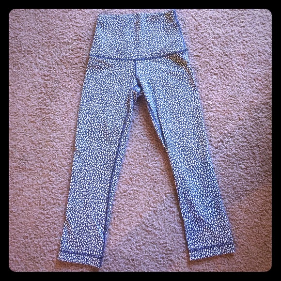 Lululemon brand, crop high waisted, print pants