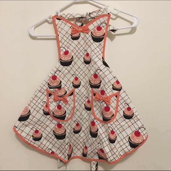 Child's Jessie Steele cupcake apron - ages 3+
