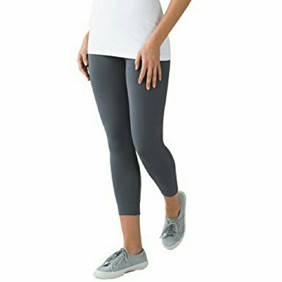 Lululemon Size 6 Slate Grey "Zone In Crop"