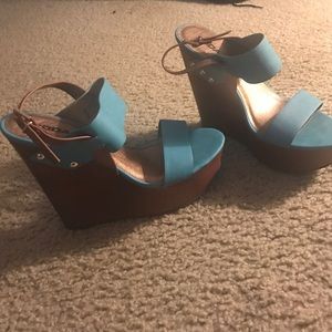 Turquoise and brown wedges