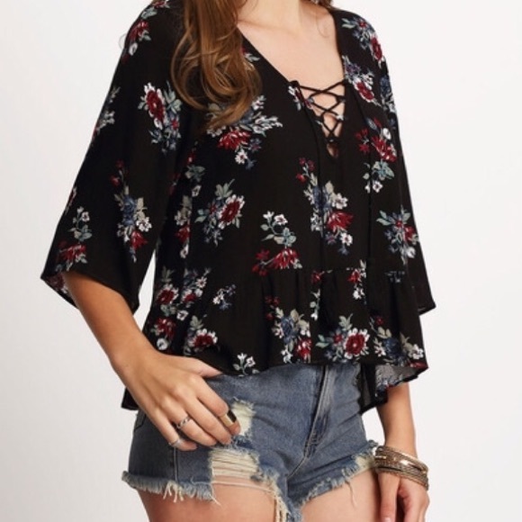 🎉Laced up floral print blouse S - Picture 2 of 4
