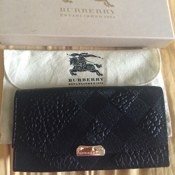 Burberry Handbags - Burberry wallet