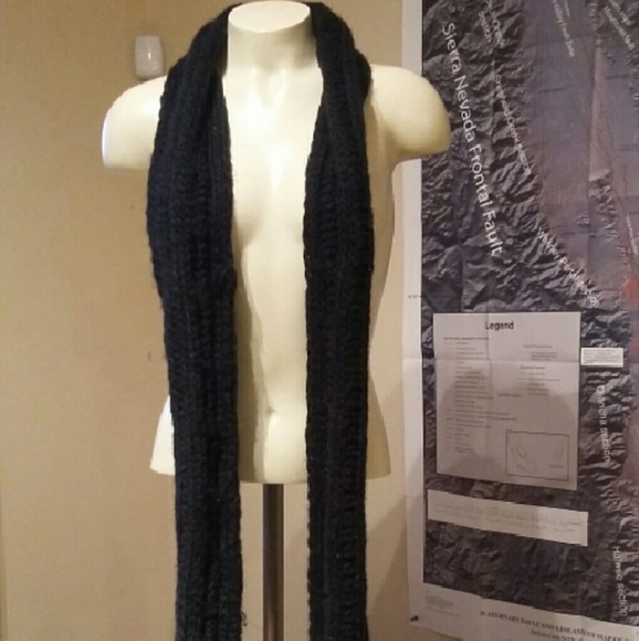 The North Face Accessories - North Face black knit scarf