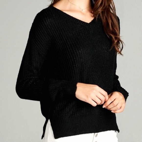 • v-neck sweater • - Picture 2 of 2