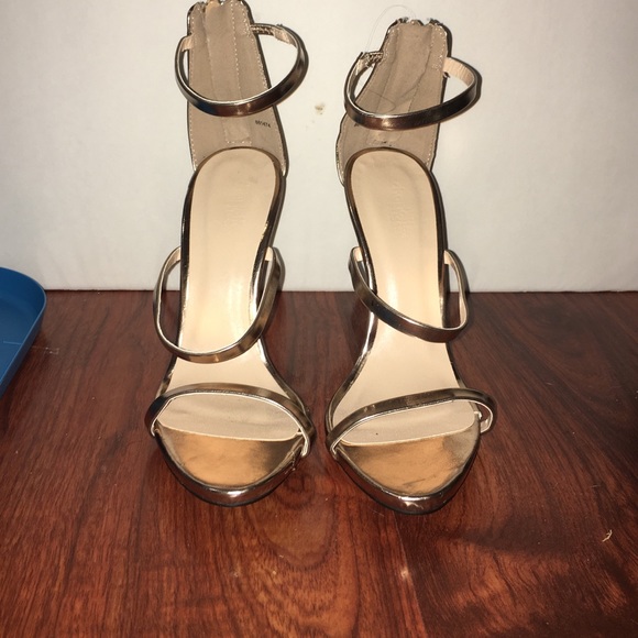 Charlotte Russe Shoes - Metallic rose gold heels 👠 ❤️