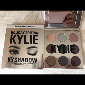 SOLD! KYLIE COSMETICS HOLIDAY PALETTE