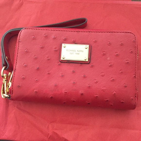 Micheal Kors Zip closure Wallet/wristlet