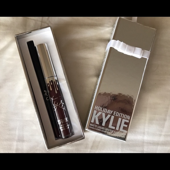 Kylie Cosmetics lip kit in VIXEN Holiday edition!