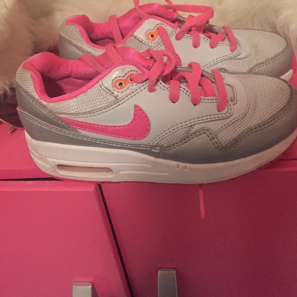 Girl Air Max...price drop 😜