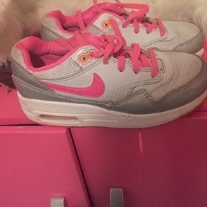Girl Air Max...price drop 😜