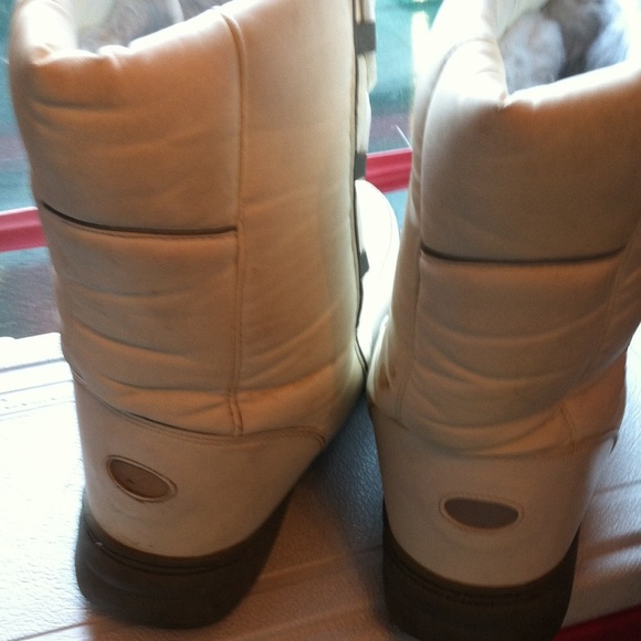 Falls Creek Women's Winter Boots size 10 - Picture 3 of 4