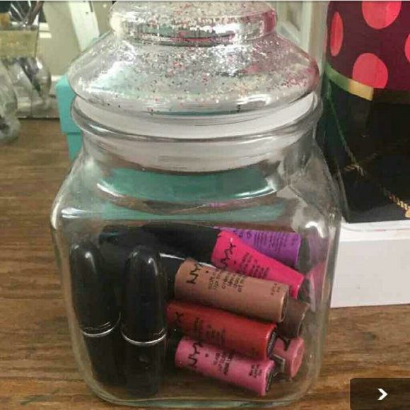 Makeup jar