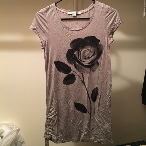 t-shirt dress(?)