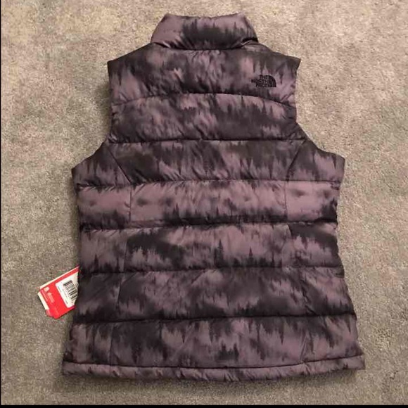 👍👍NWT North Face Nuptune puffer vest - Picture 2 of 4