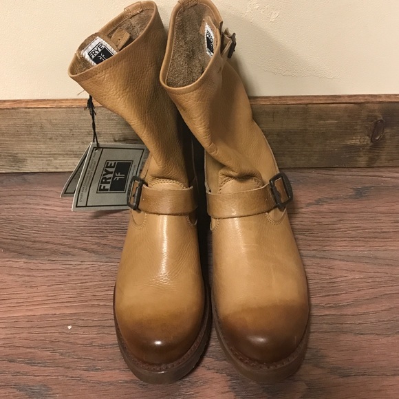 Frye Veronica Shortie