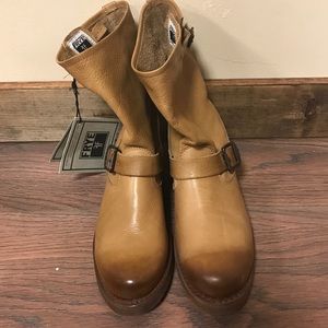 Frye Veronica Shortie