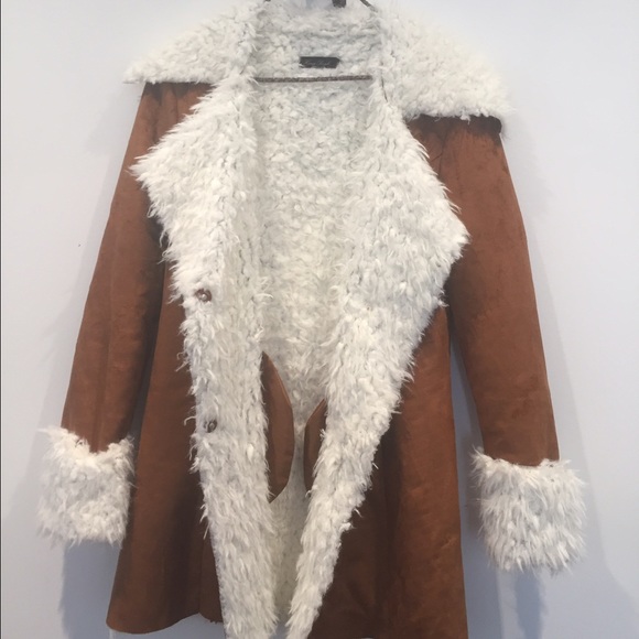 Rare brandy Melville fur coat - Picture 2 of 3