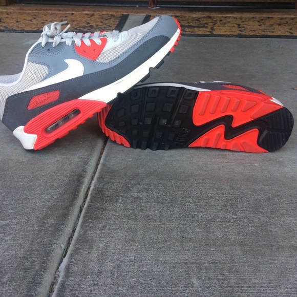 Nike AirMax - Picture 3 of 4