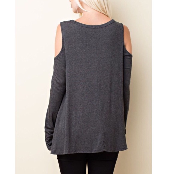 ❗LAST❗Cold shoulder top with neckline cut out - Picture 3 of 4