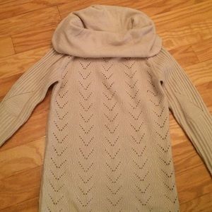 Jessica Simpson sweater