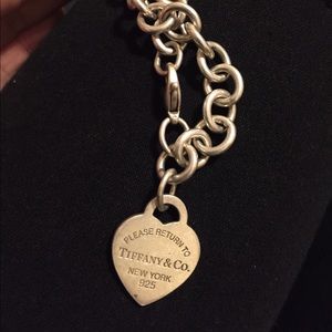 ADORABLE AUTHENTIC HEART TAG TIFFANY BRACELET!