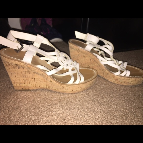Guess white crisscross wedges - Picture 2 of 3