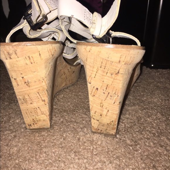 Guess white crisscross wedges - Picture 3 of 3