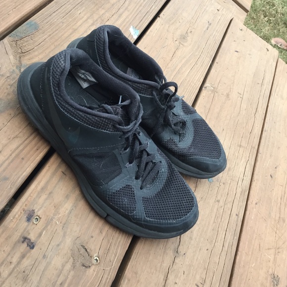 All black Nike Flex 2014 Run