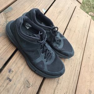 All black Nike Flex 2014 Run