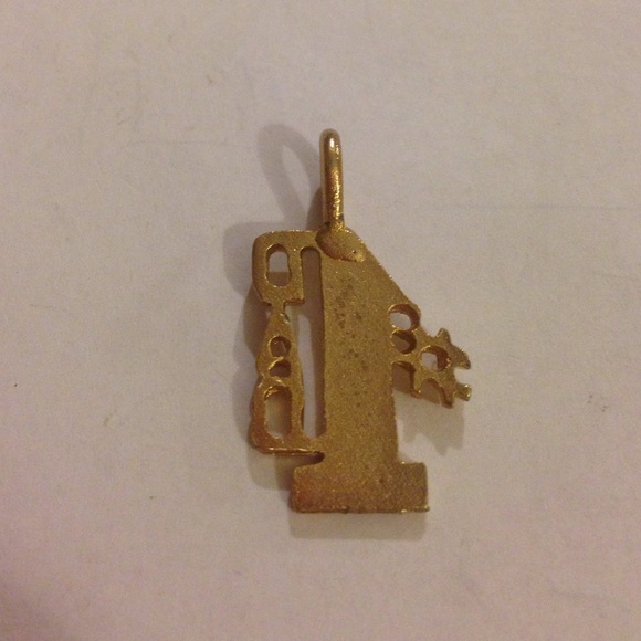 #one pendent - Picture 2 of 3