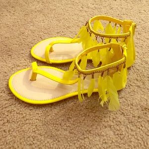 🎉NEW Yellow Sandals✨