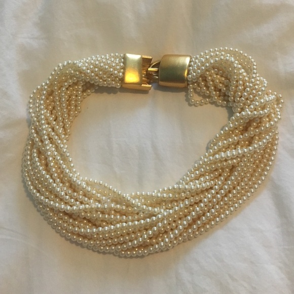 Vintage choker pearl necklace