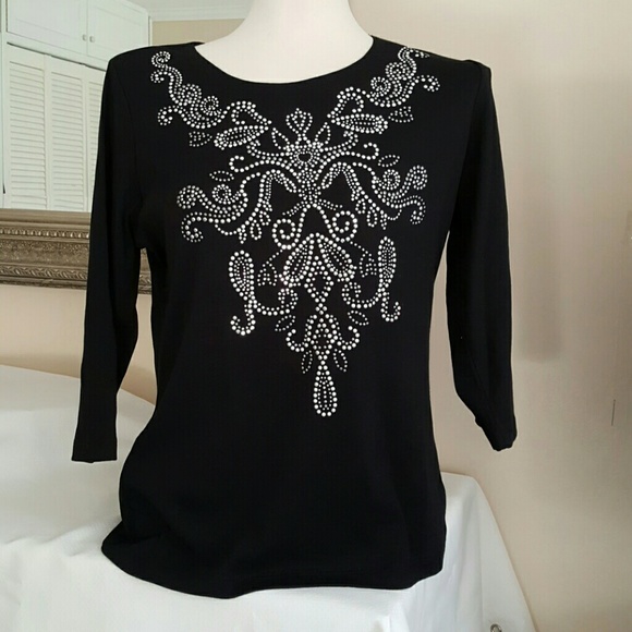 ❤️REDUCED❤️ Karen Scott Top with bling!