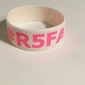 #R5FAMILY bracelet