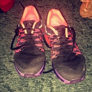 Nike tennis shoes