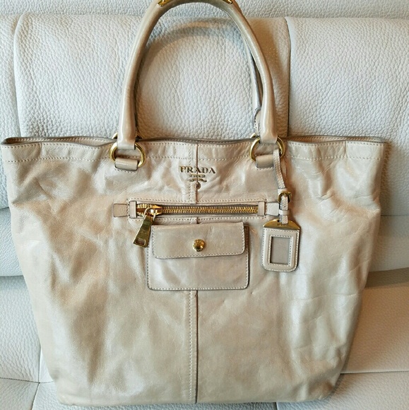 Prada leather totebag(large)