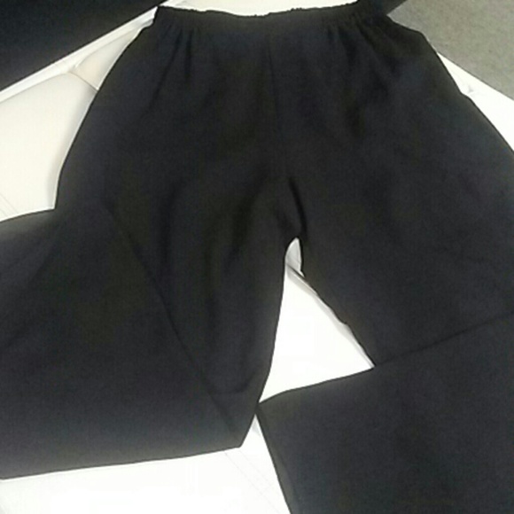 Classy & Comfortable 2pc Black tank top w/capris pants set by SL Fashions - Picture 4 of 4