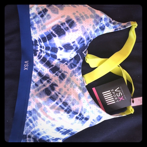Victoria's Secret VSX Sports Bra 36B