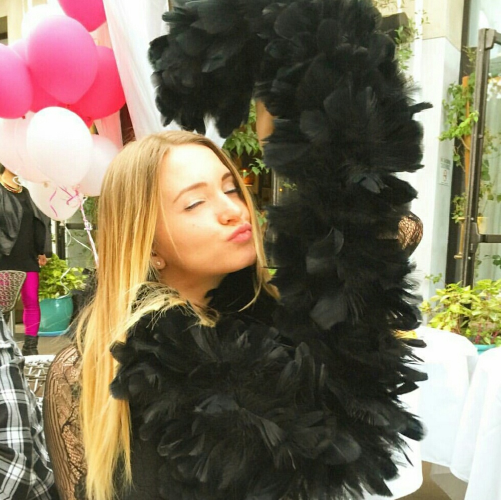 Meet your Posher, Stephanie